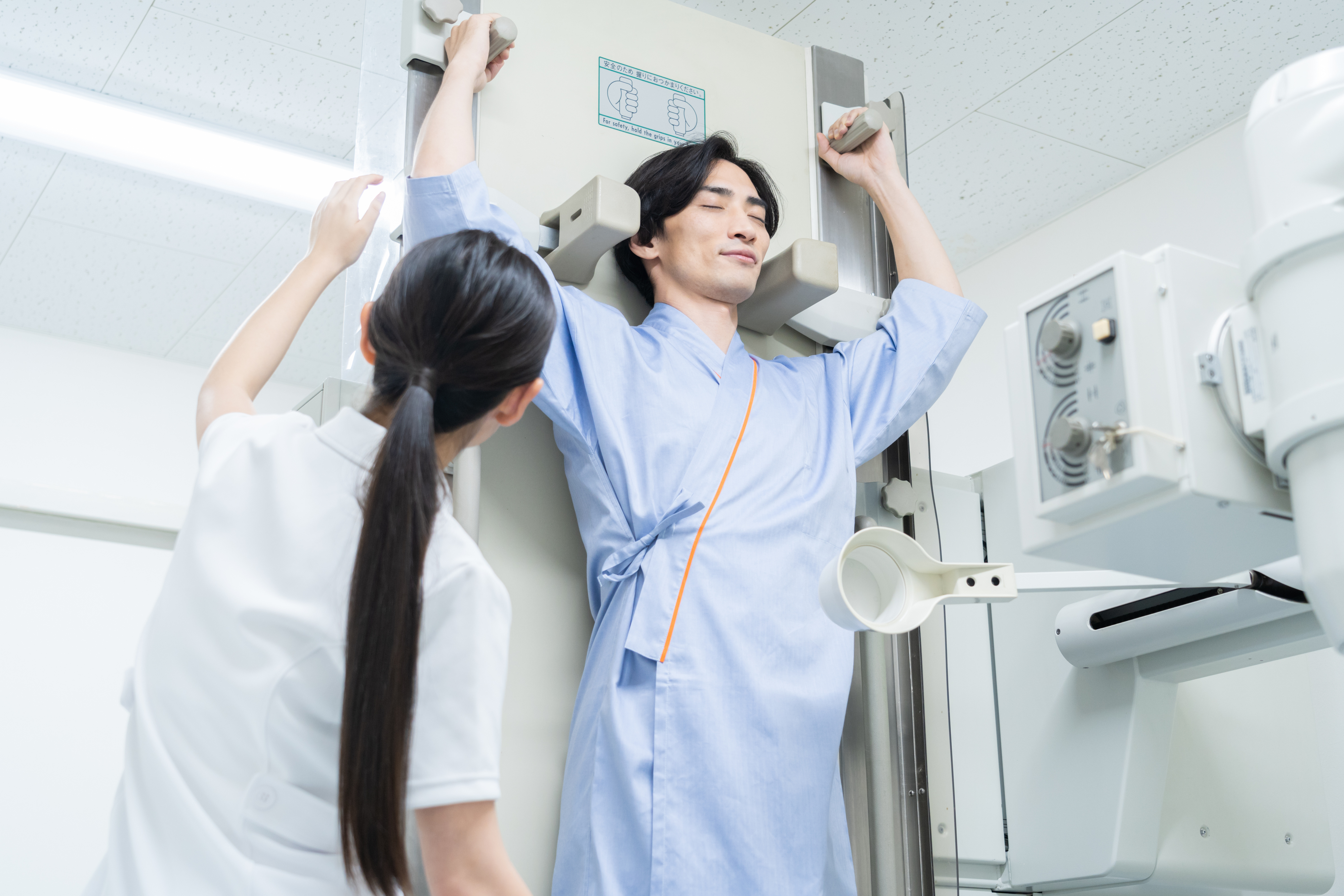 造影剤検査を受ける人